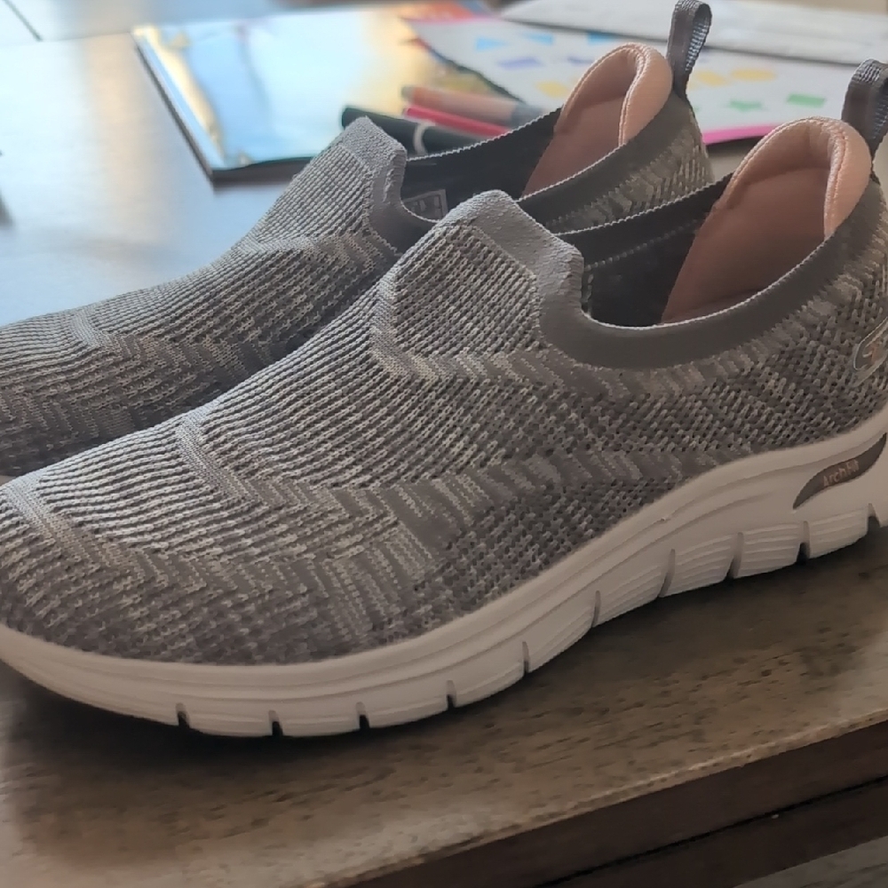Skechers Women's Gray Slip-On Sneakers - Picture 4 of 6
